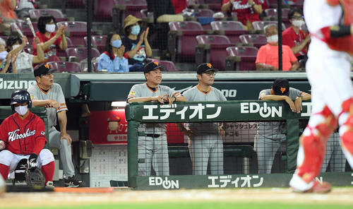 広島対巨人　広島に3連敗を喫した巨人原監督（撮影・たえ見朱実）