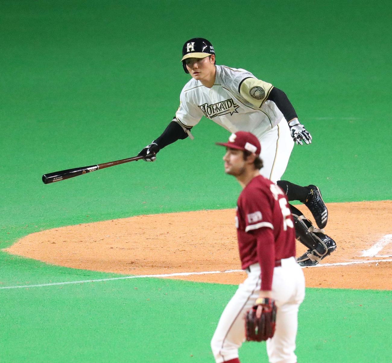 日本ハム対楽天　6回裏日本ハム2死一、三塁、清宮は右前適時打を放つ。投手は楽天シャギワ（撮影・佐藤翔太）