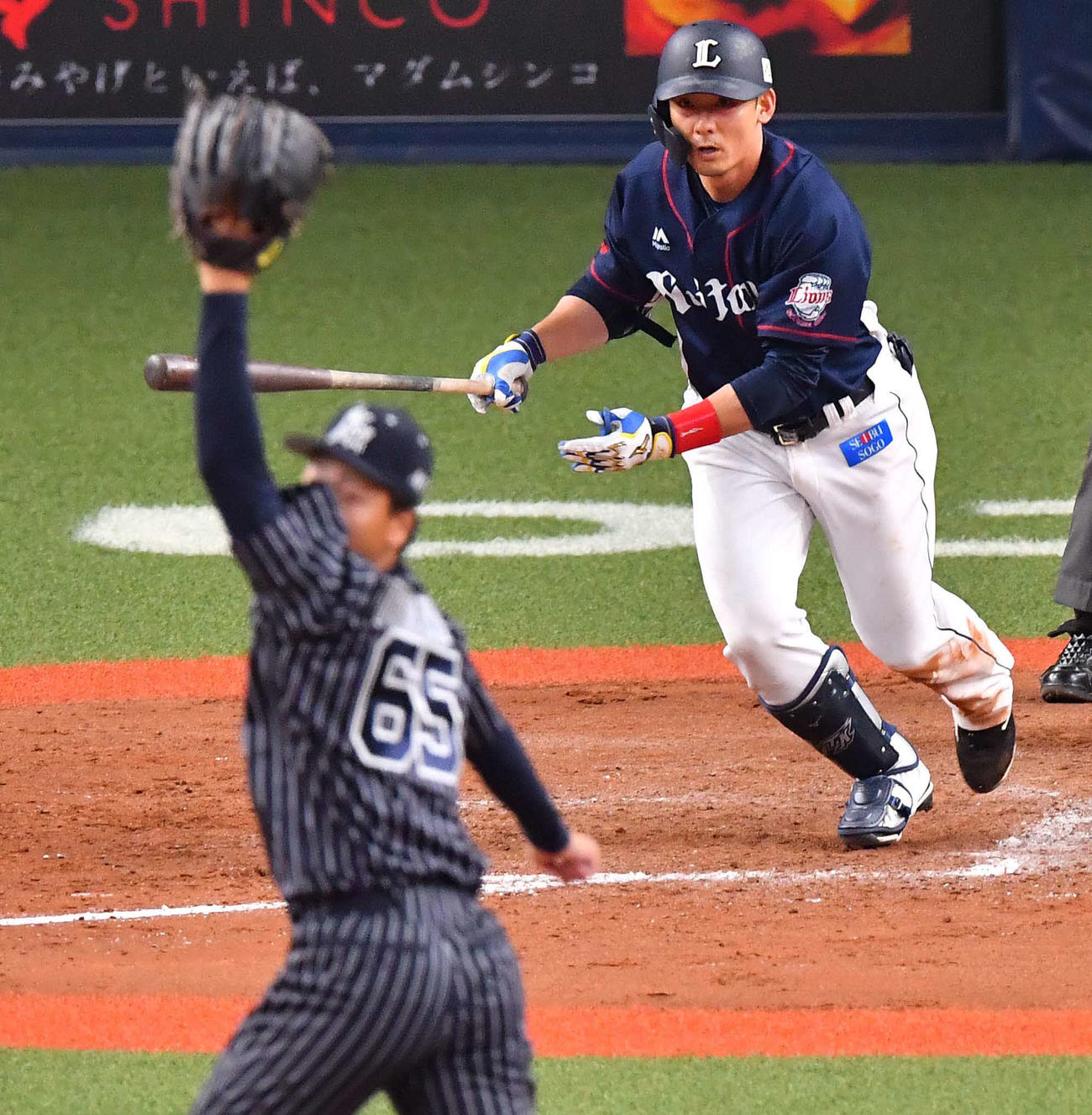 オリックス対西武　9回表西武2死二塁、中前に適時打を放つ栗山（撮影・上田博志）