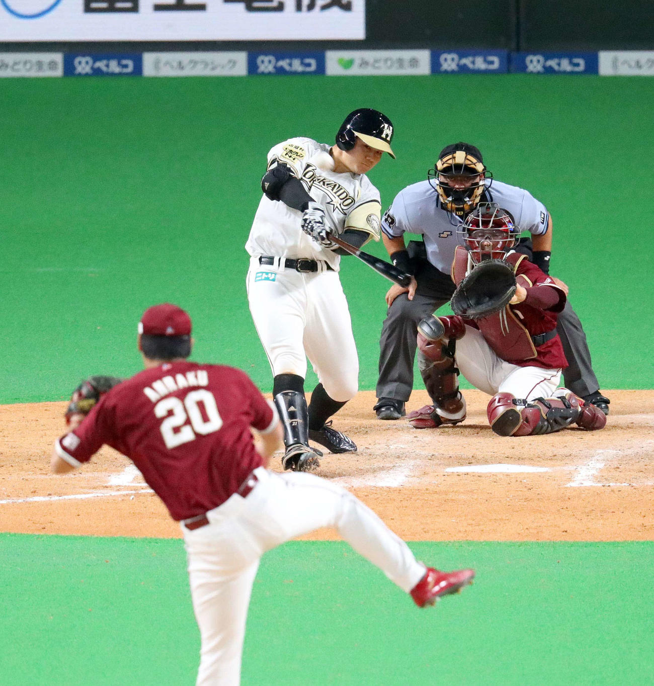 日本ハム対楽天　7回裏日本ハム2死一、三塁、清宮は右越え3点本塁打を放つ（撮影・佐藤翔太）