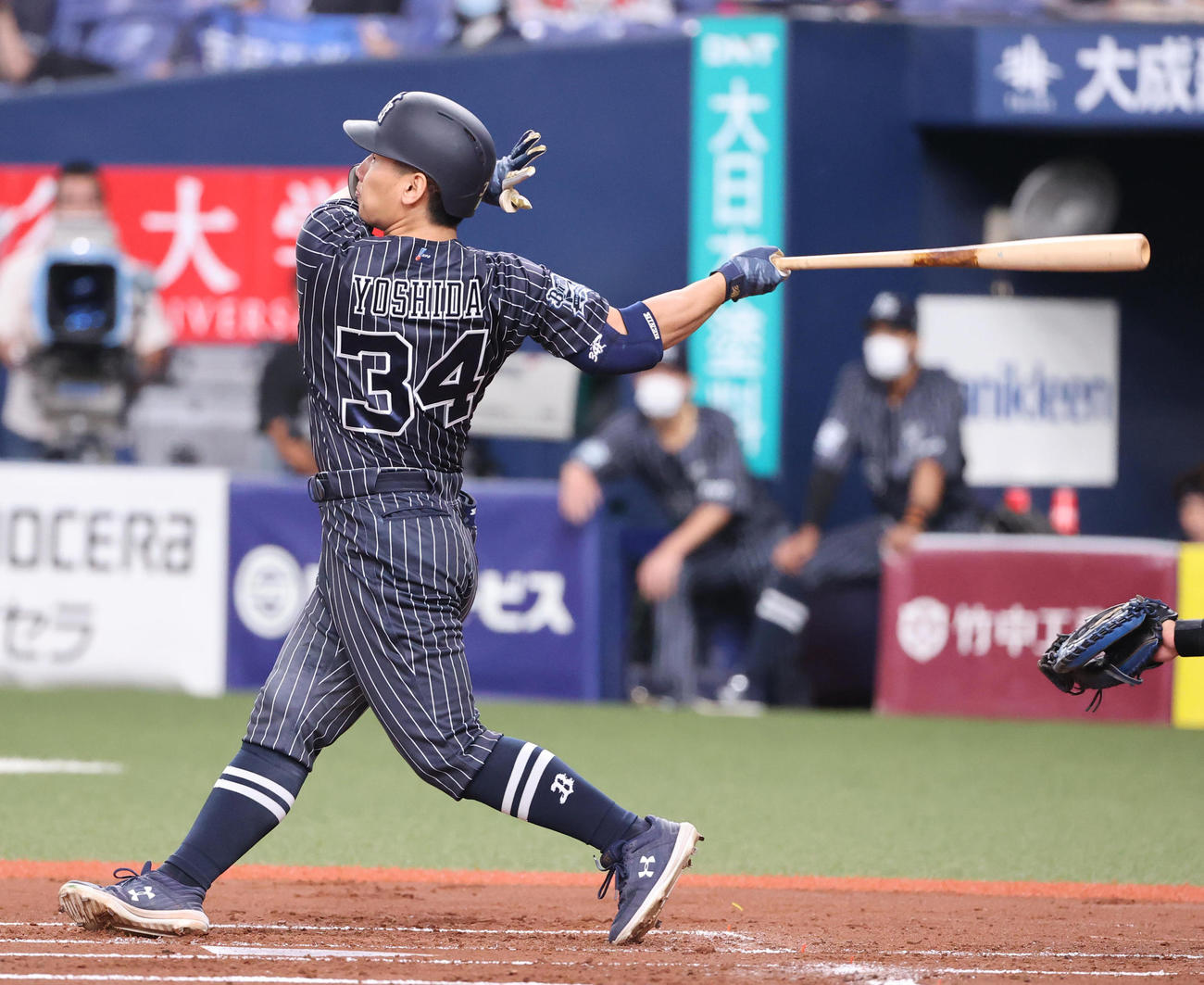 オリックス対西武　1回裏オリックス2死、吉田正は左中間へ先制本塁打を放つ（撮影・清水貴仁）