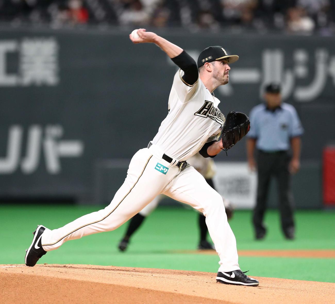 日本ハム対楽天　日本ハム先発のバーヘイゲン（撮影・黒川智章）