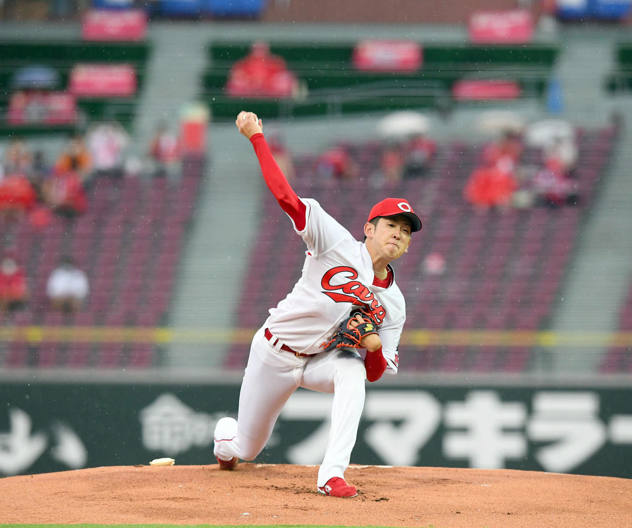 広島対巨人　広島の先発遠藤（撮影・たえ見朱実）