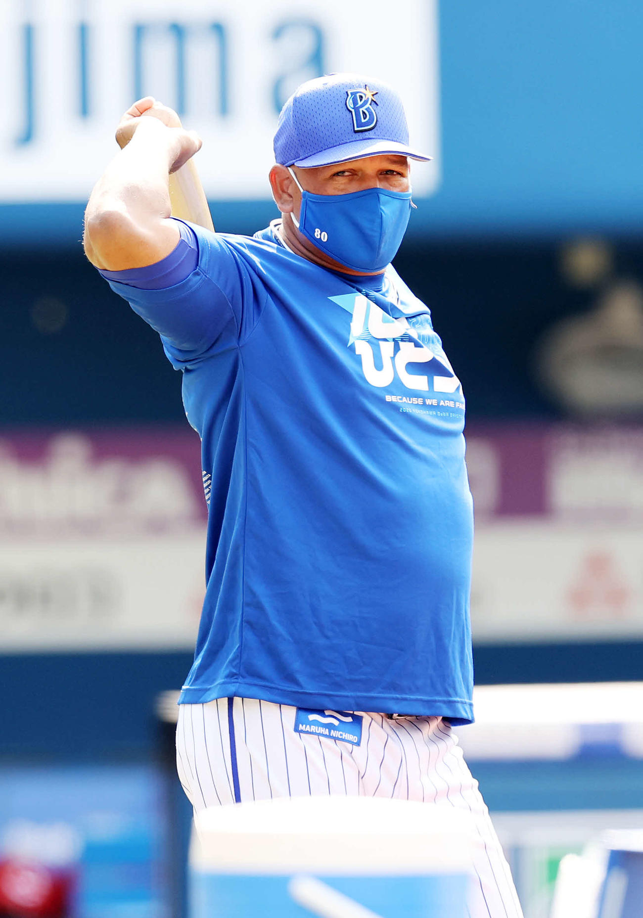 DeNA対広島　練習を見るDeNAラミレス監督（撮影・鈴木正人）