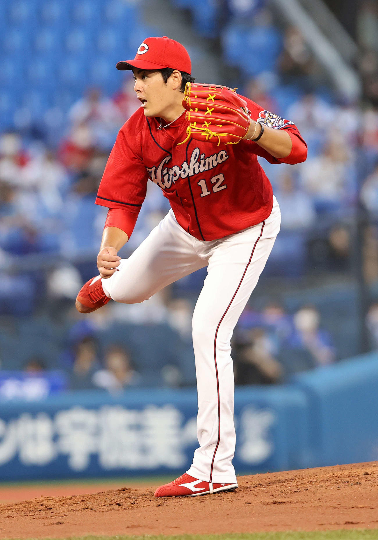 DeNA対広島　先発し力投する広島九里（撮影・鈴木正人）