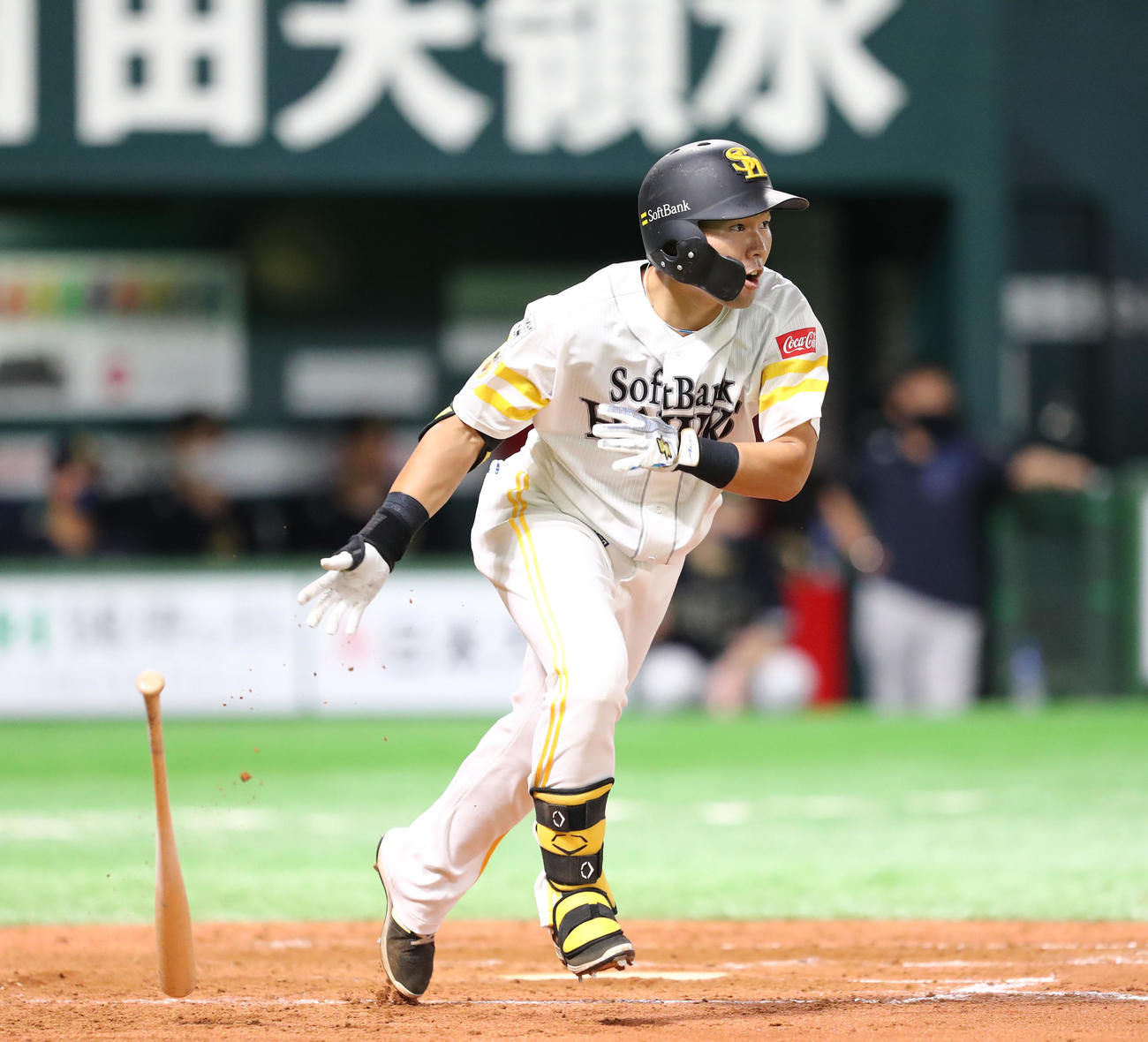 ソフトバンク対オリックス　9回裏ソフトバンク1死一塁、中村晃は右越えサヨナラ適時三塁打を放つ（撮影・梅根麻紀）