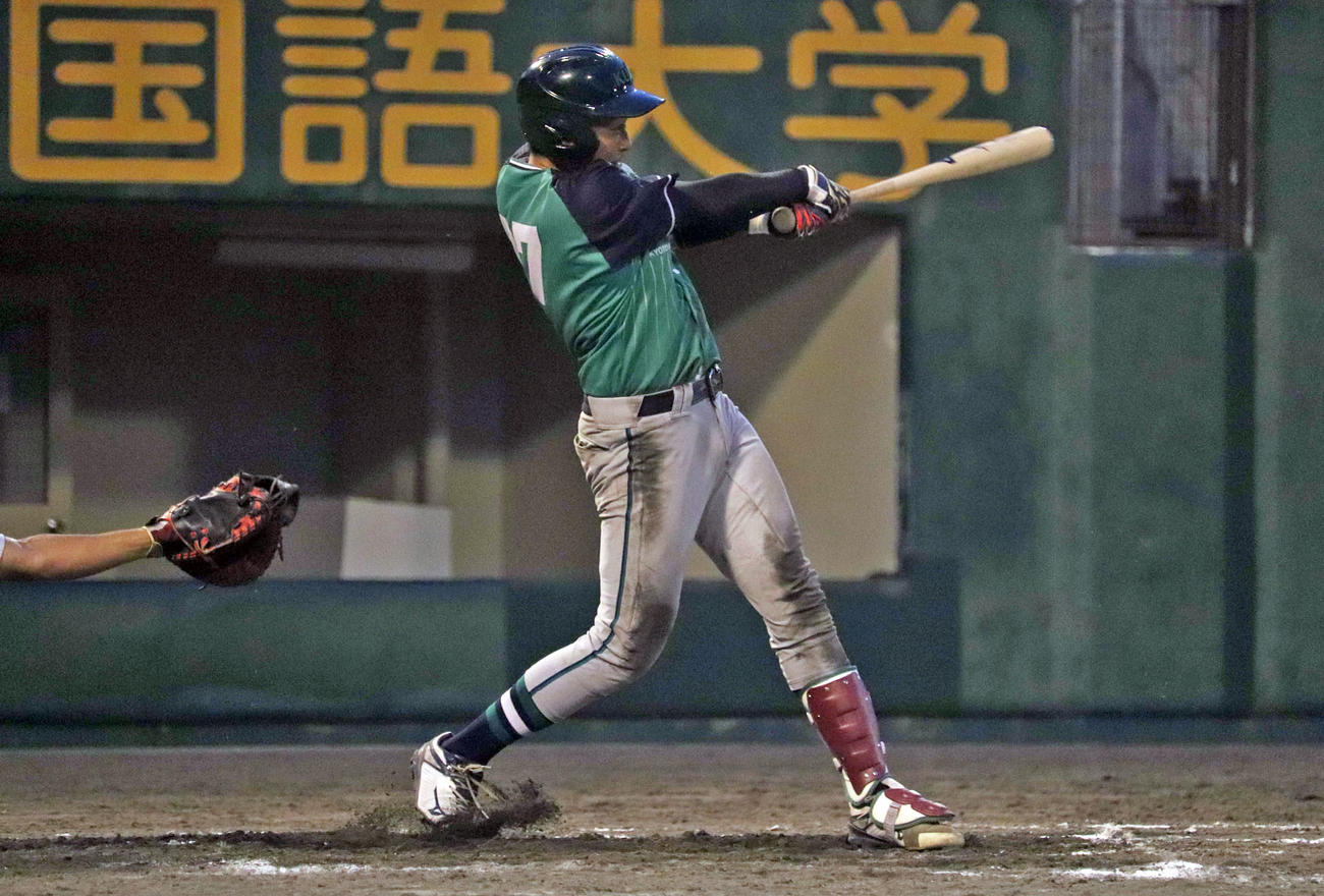 花園大戦で2安打を放った京都先端科学大・喜多