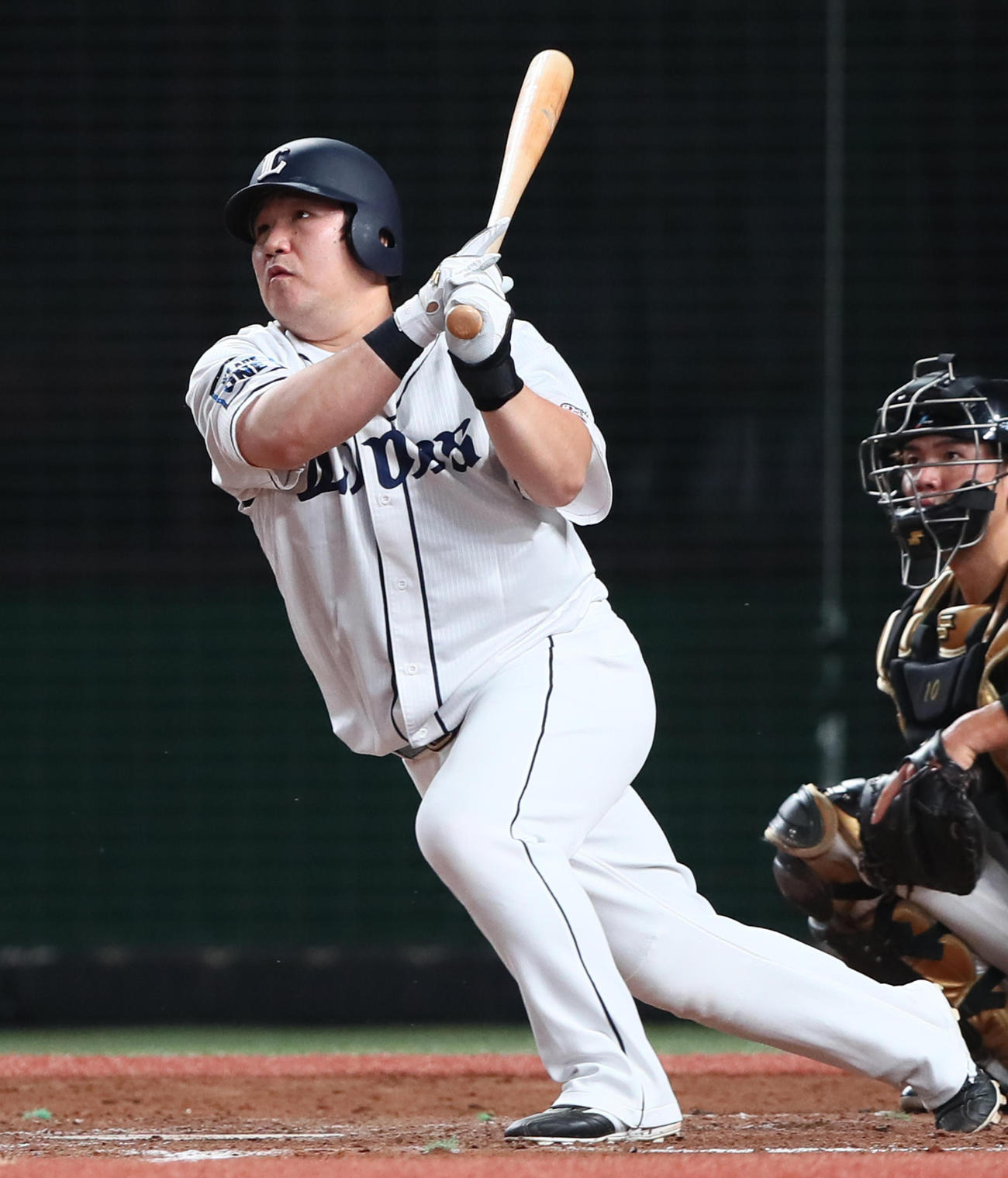 5回裏西武無死、内野安打で通算1500安打を達成した中村（撮影・足立雅史）