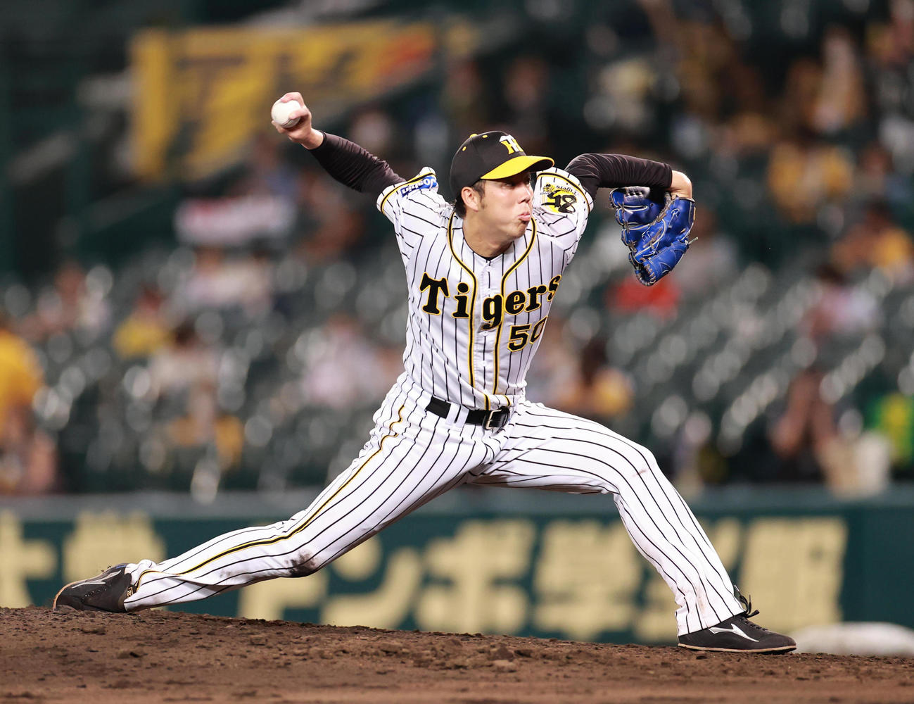 阪神対中日　7回2失点と好投する青柳晃洋（撮影・清水貴仁）