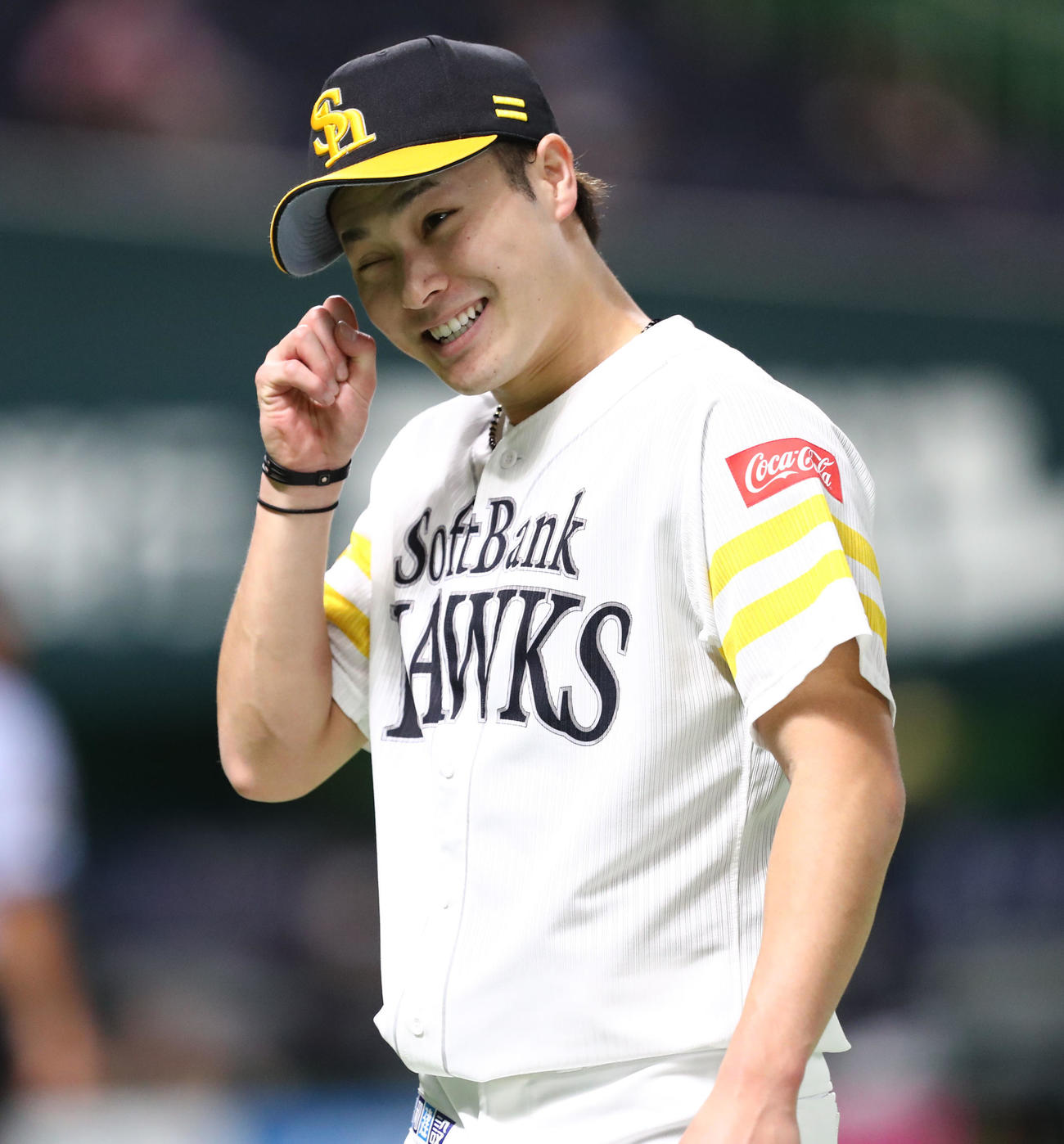 ソフトバンク対オリックス　先発の笠谷は初回を3人で終わらせ笑顔を見せる（撮影・梅根麻紀）