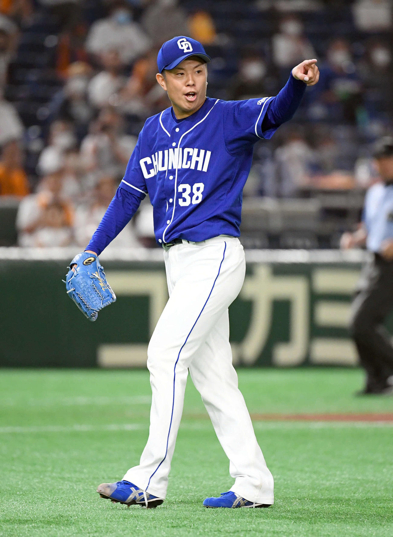 巨人対中日　1回裏、無失点に抑えた中日の先発松葉（撮影・たえ見朱実）