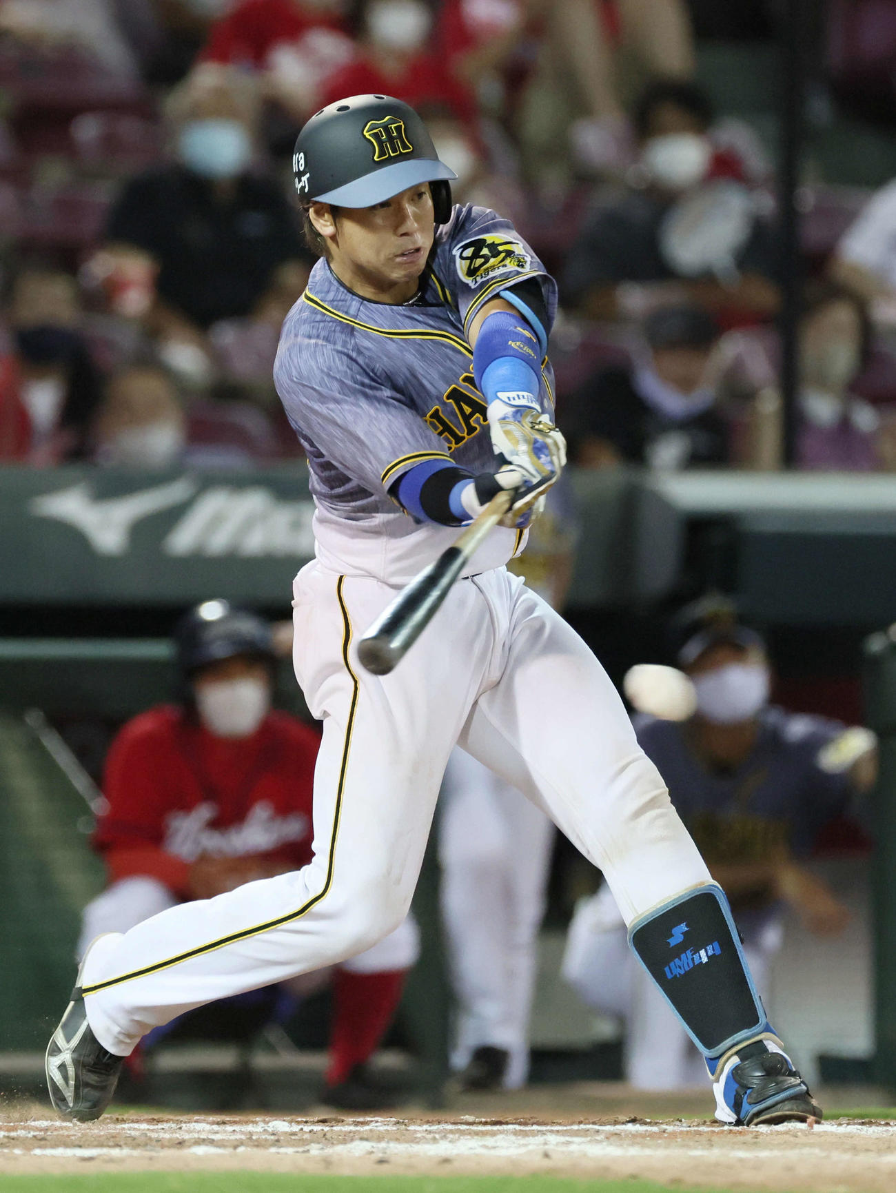 広島対阪神　9回表阪神1死一、三塁、梅野は同点2ゴロ（撮影・加藤孝規）