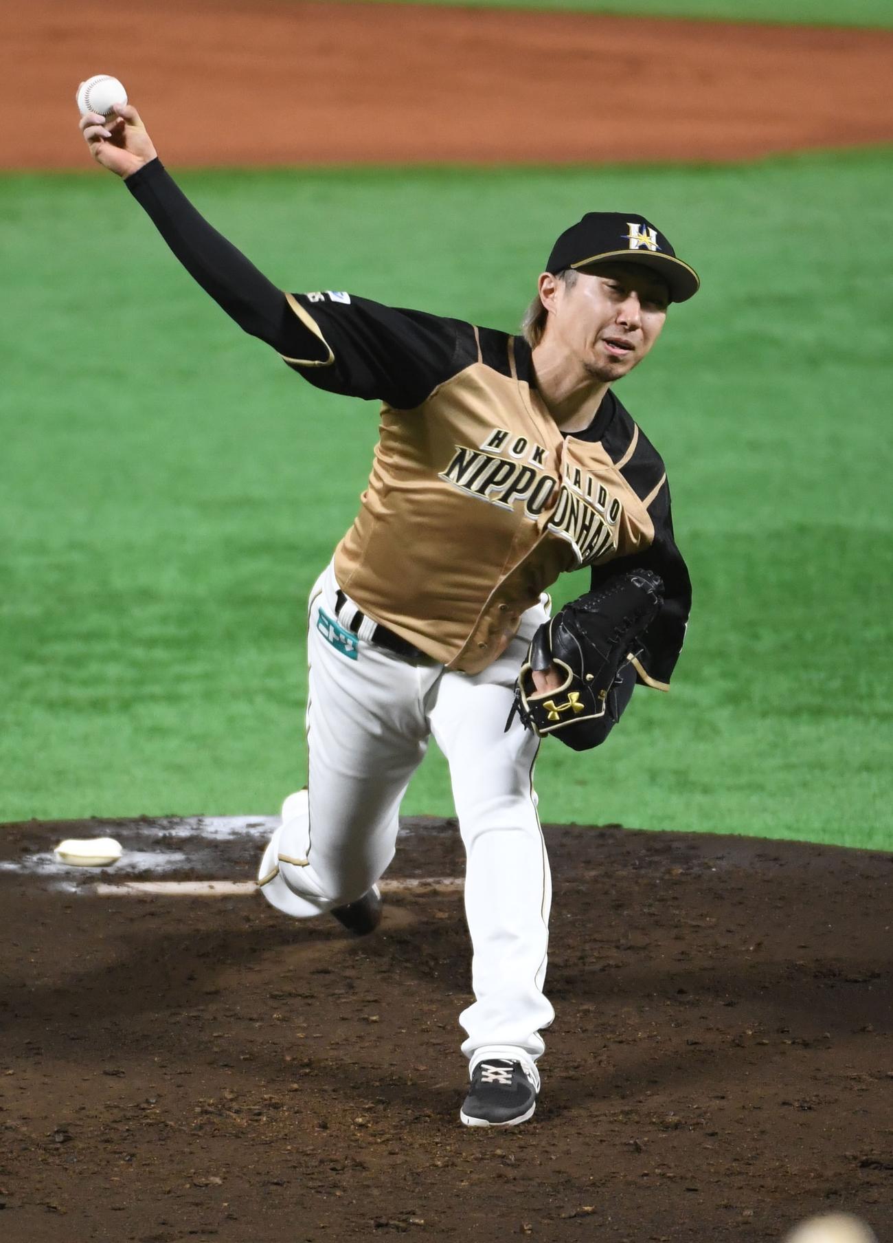 ソフトバンク対日本ハム　1回、5失点の金子弌大（撮影・今浪浩三）