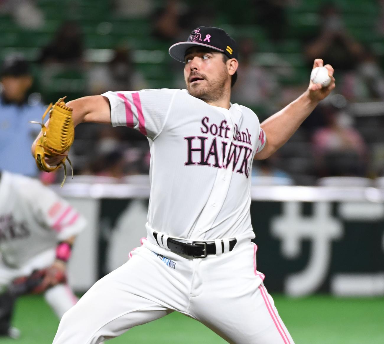 ソフトバンク対日本ハム　ソフトバンク先発のムーアは5回を投げ4安打無失点と好投する（撮影・今浪浩三）