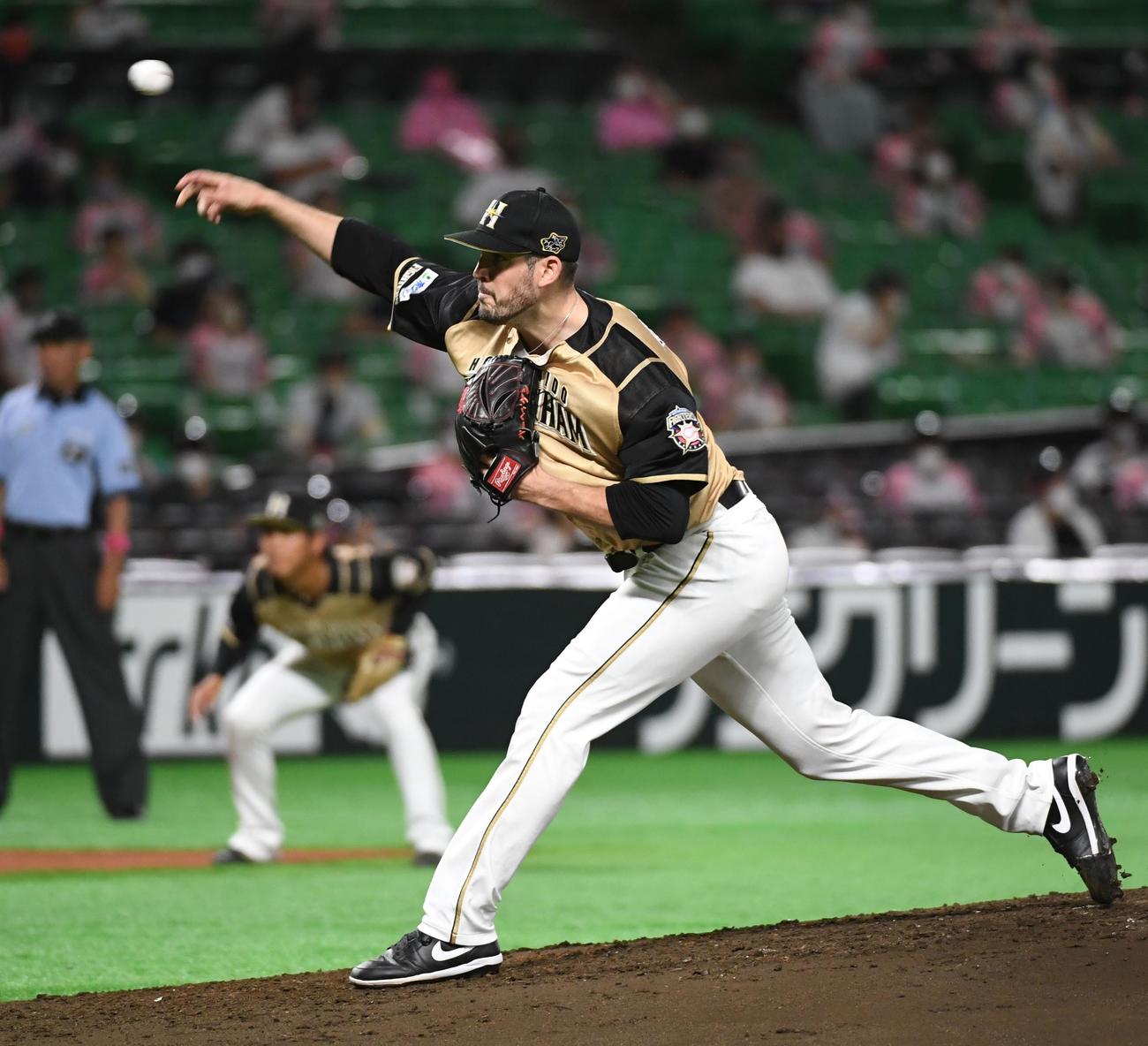ソフトバンク対日本ハム　先発のドリュー・バーヘイゲン（撮影・今浪浩三）