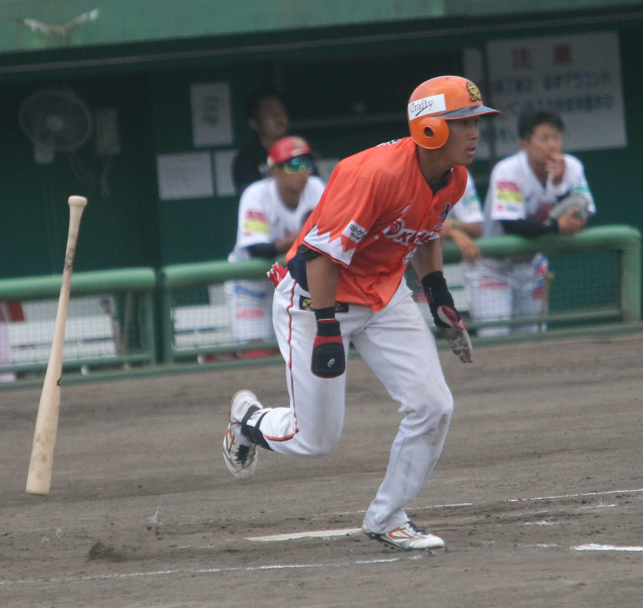 福島対新潟　0－0の2回1死二塁で楠本が先制の右前適時打