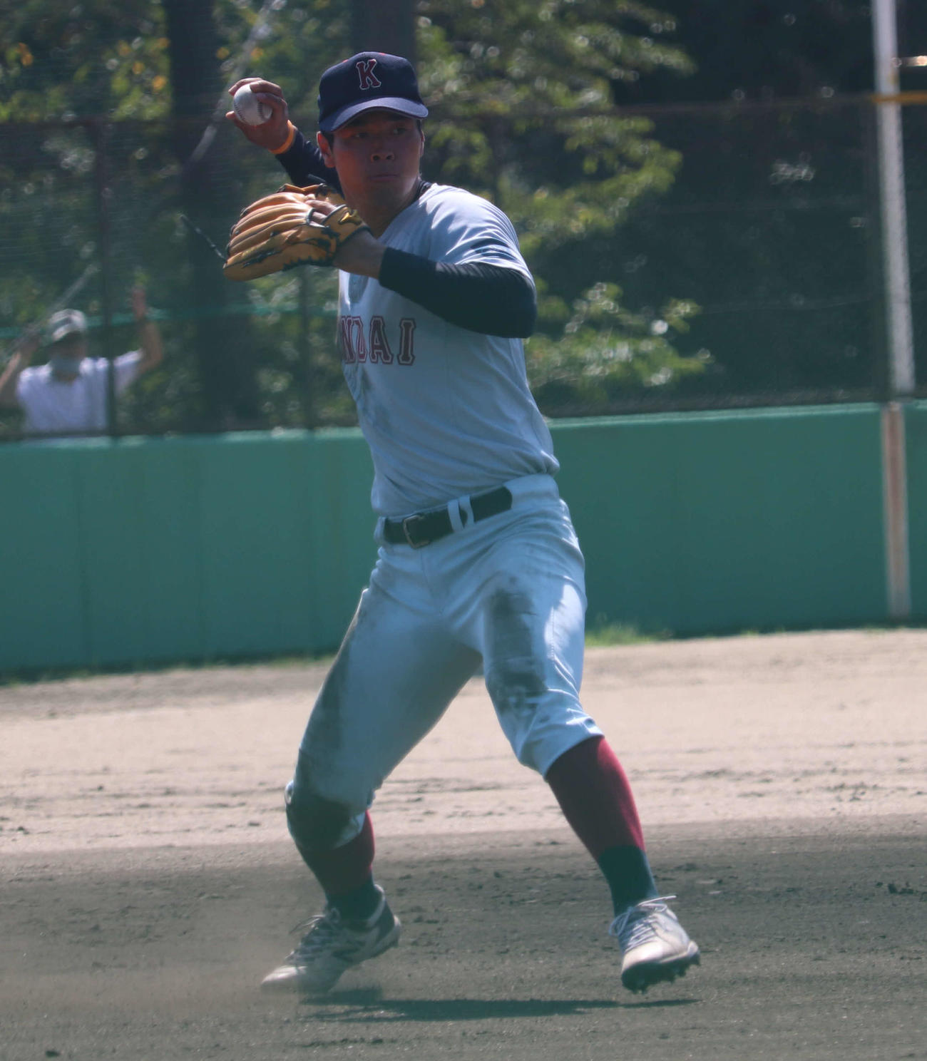 守備でも軽快に打球をさばいた近大・佐藤