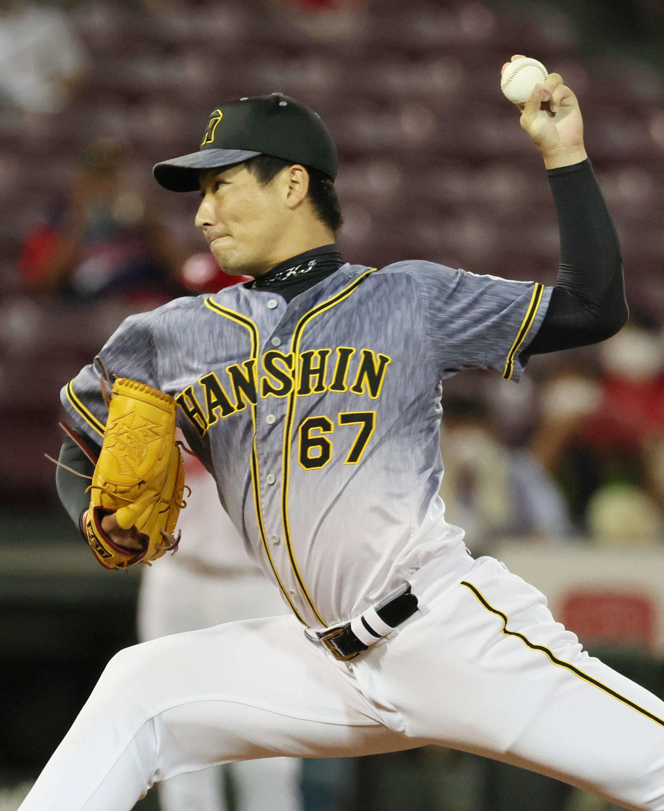 広島対阪神　7回、2番手で登板した岩崎（撮影・加藤孝規）
