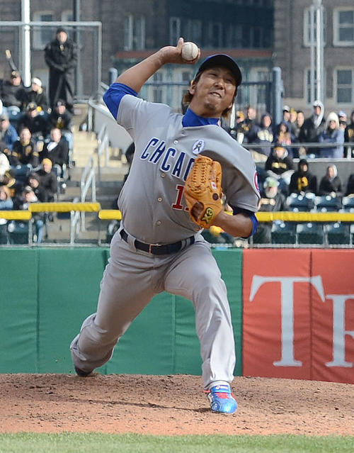 パイレーツ対カブス　9回裏パイレーツ2死一、二塁の場面でメジャー初登板し、第1球目にカットボールを投じるカブス藤川球児（2013年4月1日撮影）