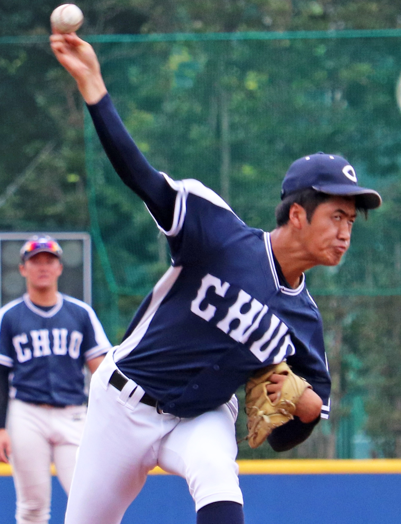 中大・西舘は1イニングを3者凡退に抑えた（撮影・古川真弥）