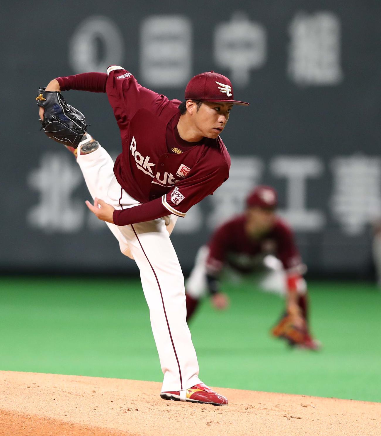 日本ハム対楽天　楽天先発の辛島（撮影・黒川智章）