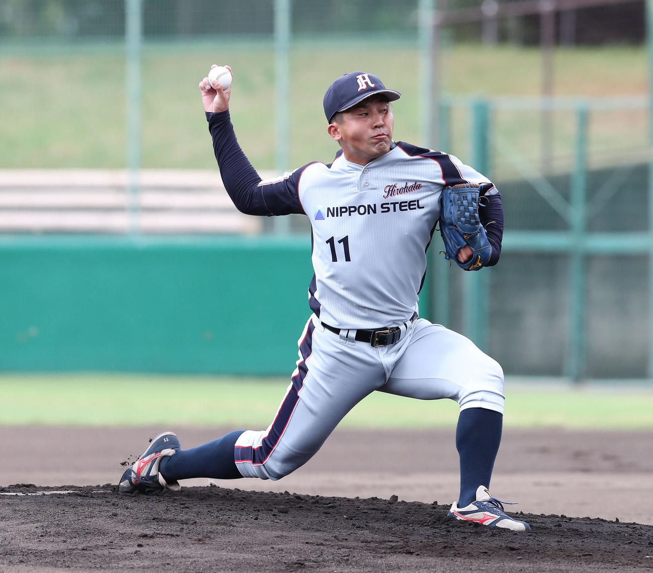 大和高田クラブ対日本製鉄広畑　大和高田クラブ戦に先発する日本製鉄広畑、川瀬航作（撮影・白石智彦）