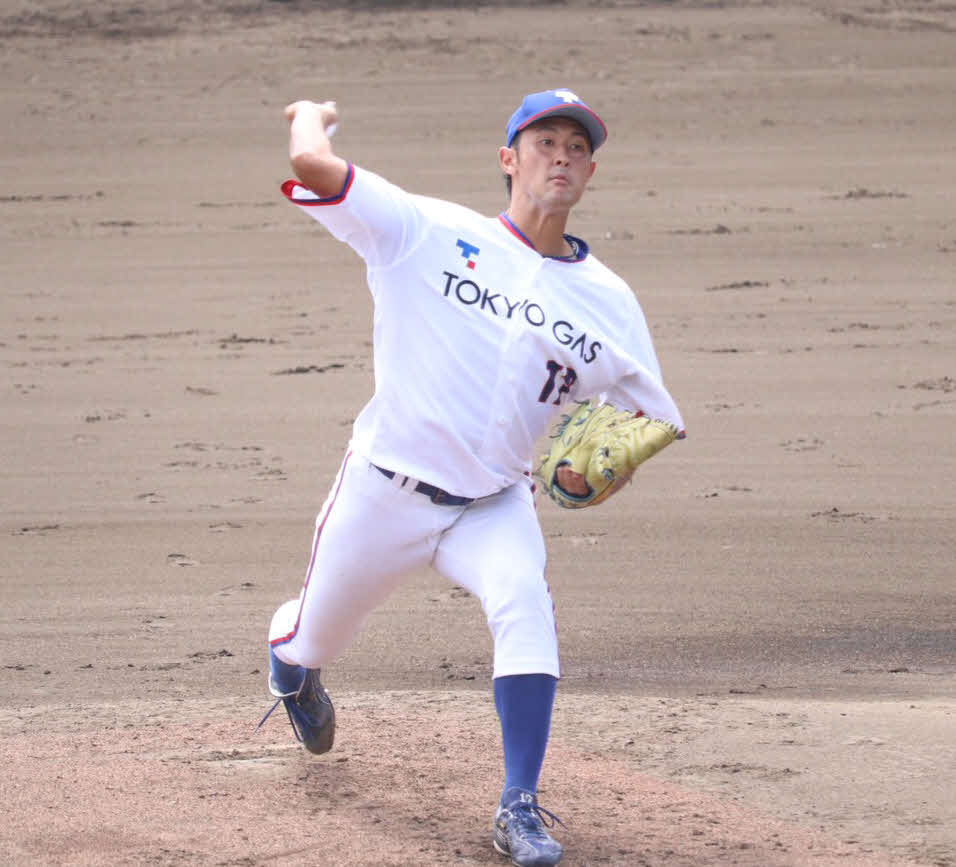 プロアマ交流戦巨人対東京ガス　先発し力投する東京ガス・菅野（撮影・久永壮真）