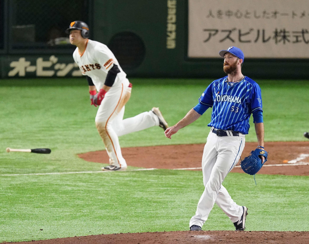 巨人対DeNA　2回裏巨人1死一塁、岡本に右越え2点本塁打を浴びるパットン（撮影・鈴木みどり）