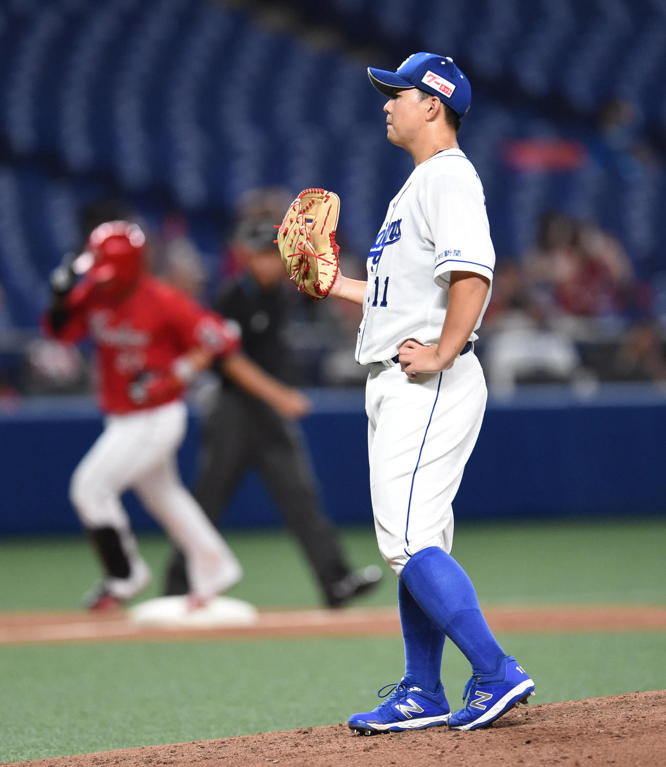プロ野球　中日対広島　4回表広島無死満塁、会沢翼に左越え満塁本塁打を打たれた小笠原慎之介（撮影・森本幸一）