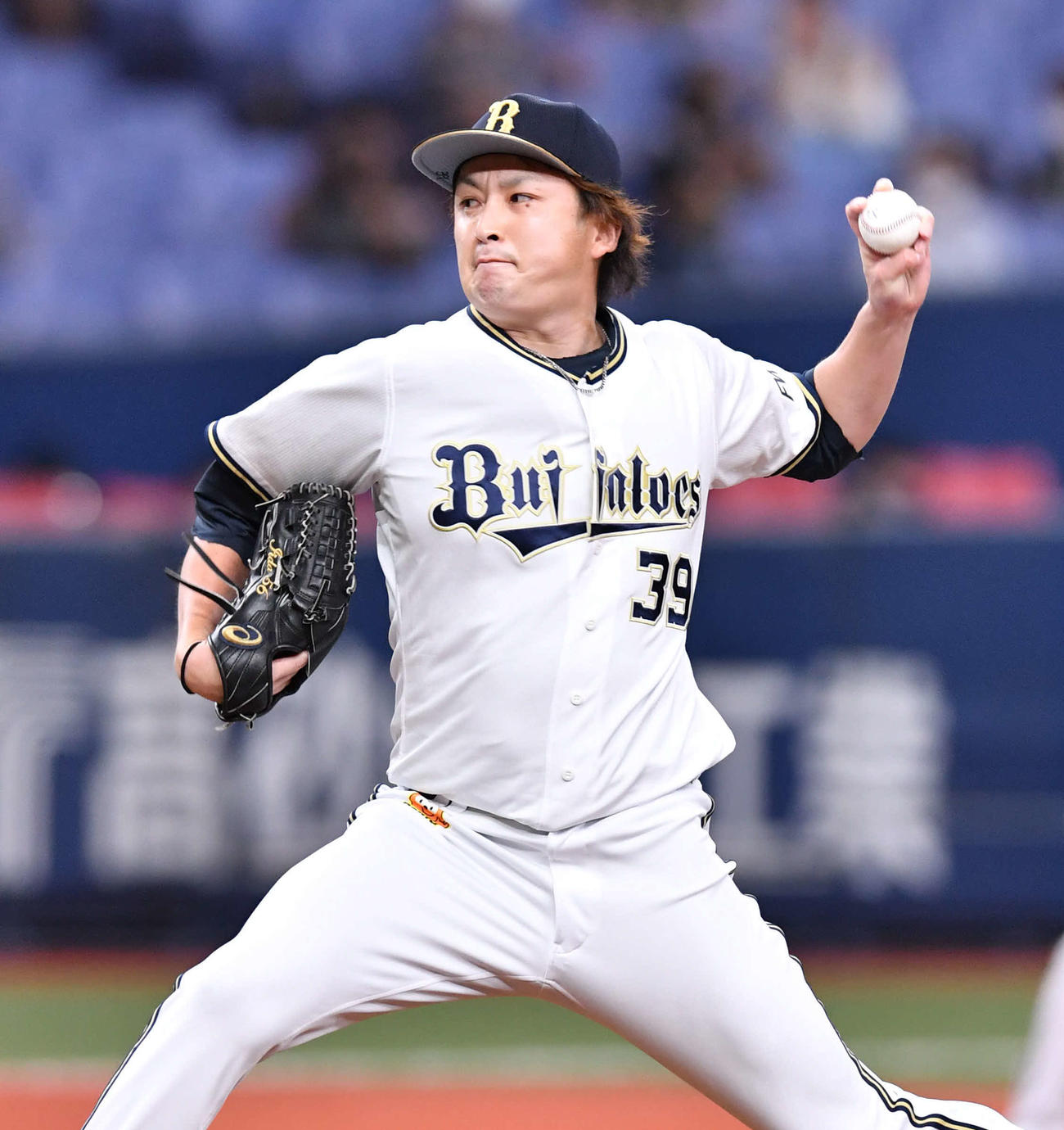 オリックス対ソフトバンク17回戦　8回表、2番手として移籍後初登板した飯田優也（撮影・岩下翔太）