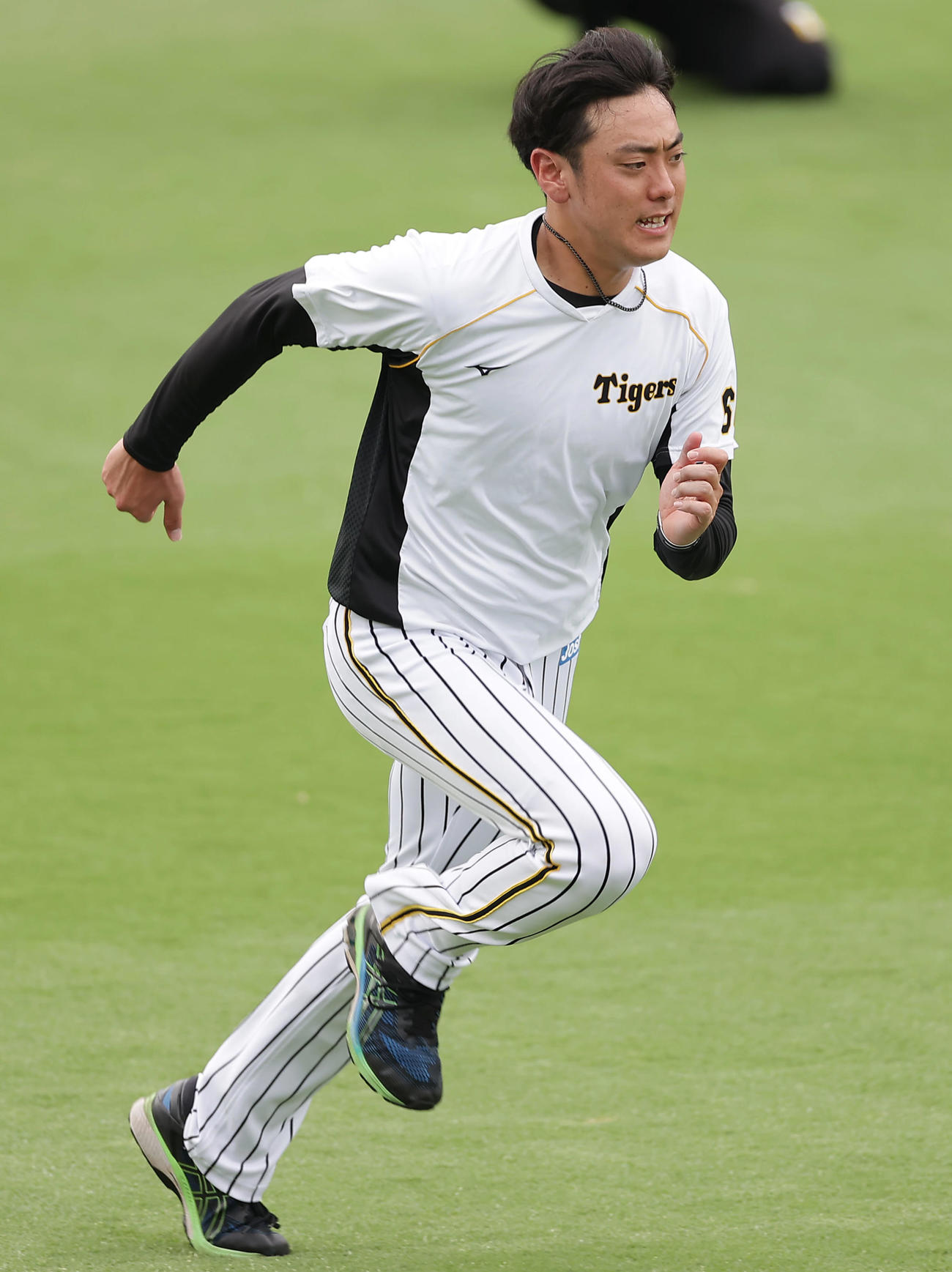 阪神対ヤクルト　1軍に合流しダッシュを繰り返す小川（撮影・前田充）
