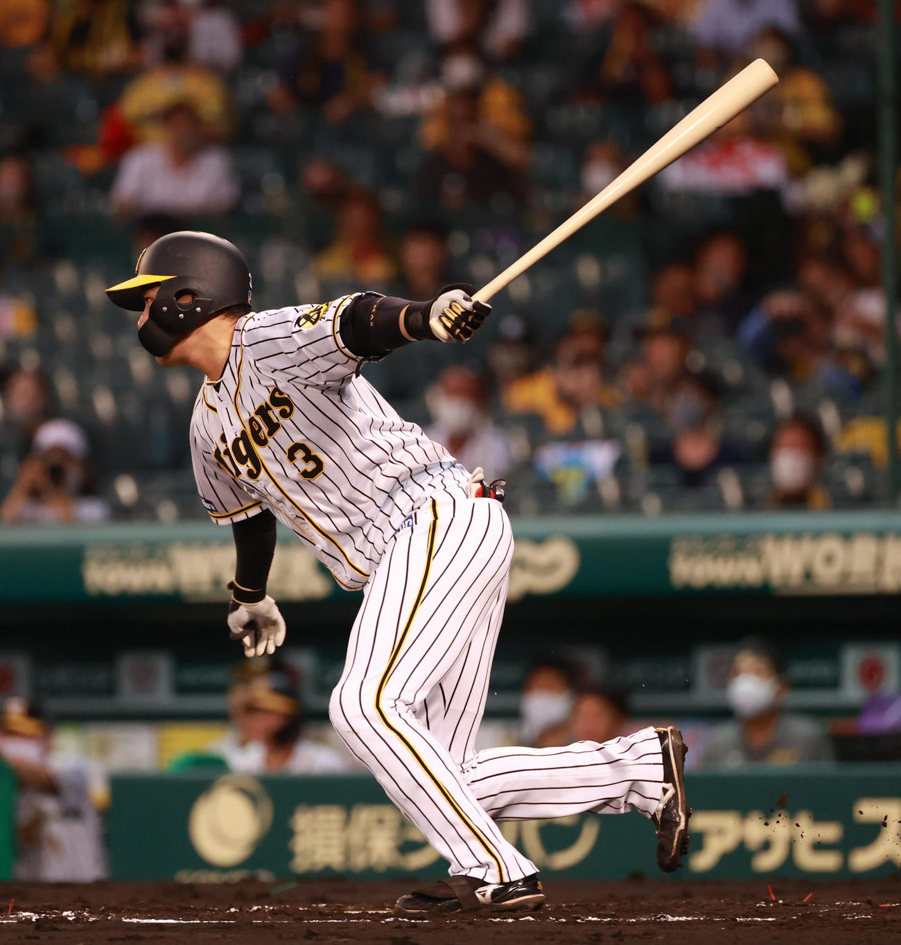 阪神対ヤクルト　1回裏阪神2死三塁、中前適時打を放つ大山悠輔（撮影・清水貴仁）
