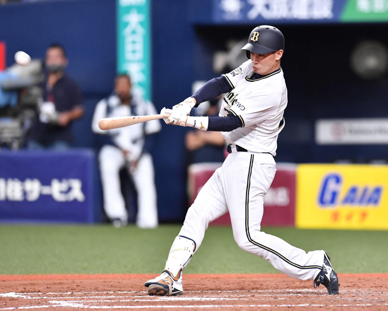 オリックス対ソフトバンク18回戦　4回裏オリックス2死一、二塁、松井雅人は右越えに逆転3ラン本塁打を放つ（撮影・岩下翔太）