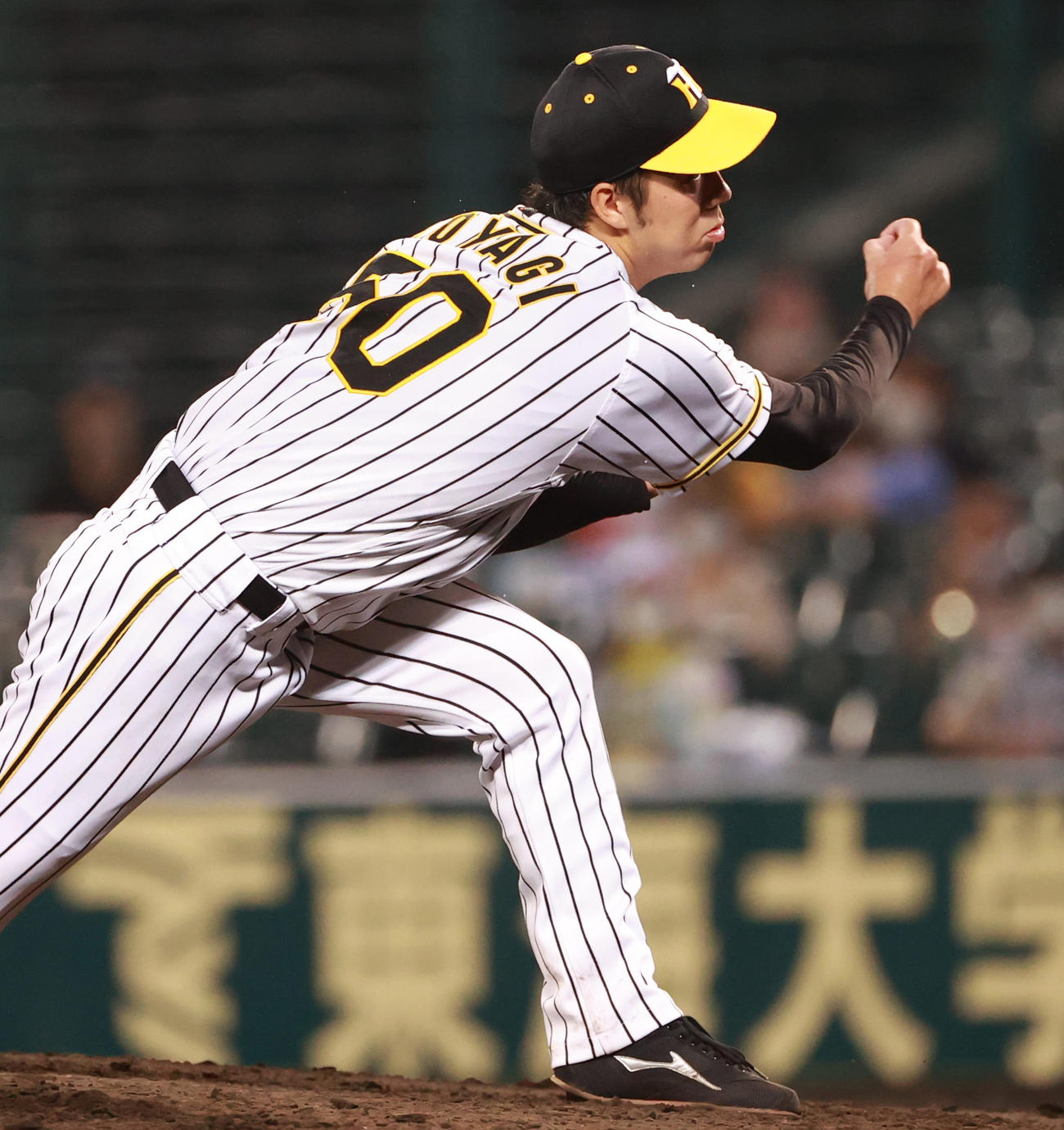 阪神対ヤクルト　力投する阪神青柳（撮影・清水貴仁）