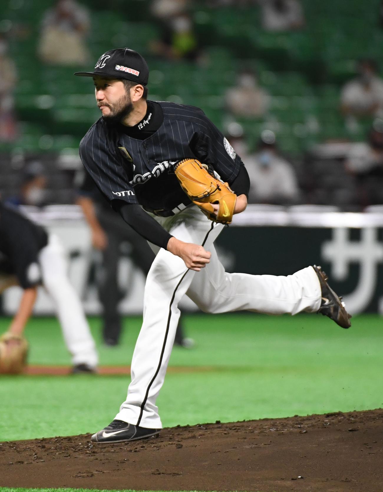 ソフトバンク対ロッテ　ロッテ先発の石川（撮影・今浪浩三）