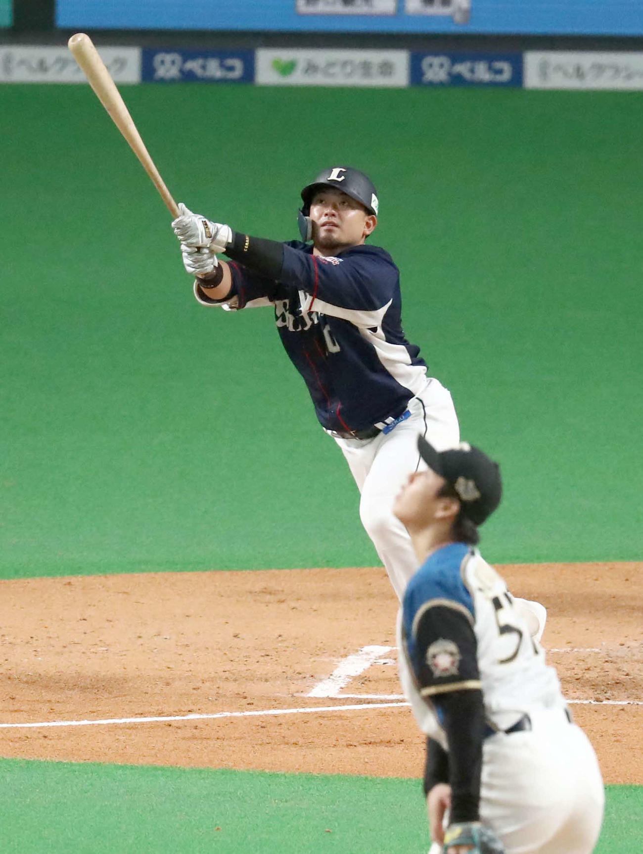 日本ハム対西武　2回表西武2死一塁、右越え2点本塁打を放つ森（撮影・黒川智章）
