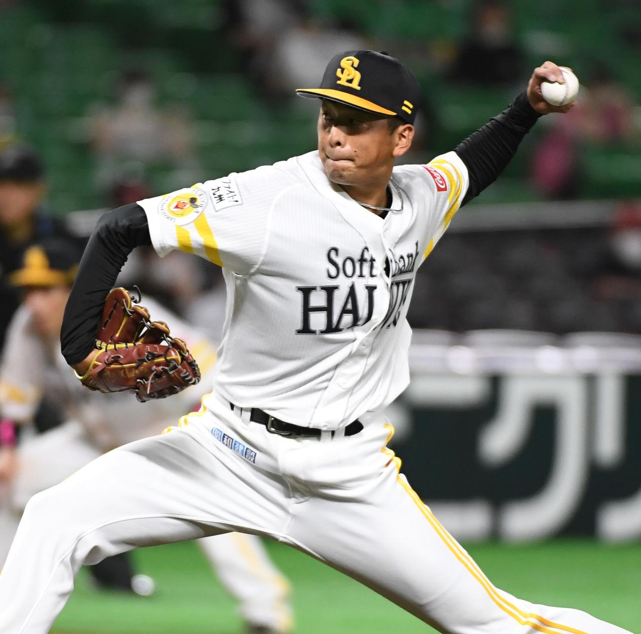 8回表からマウンドに上がったプロ初登板の渡辺雄大は3人をピシャリと抑える（撮影・今浪浩三）