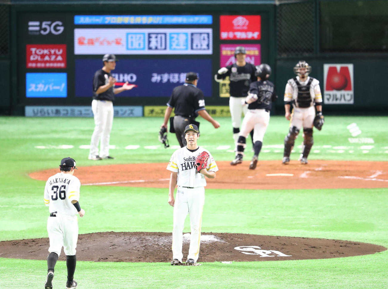 4回表ロッテ1死、田村龍弘に中越え本塁打を浴びた武田翔太（撮影・梅根麻紀）