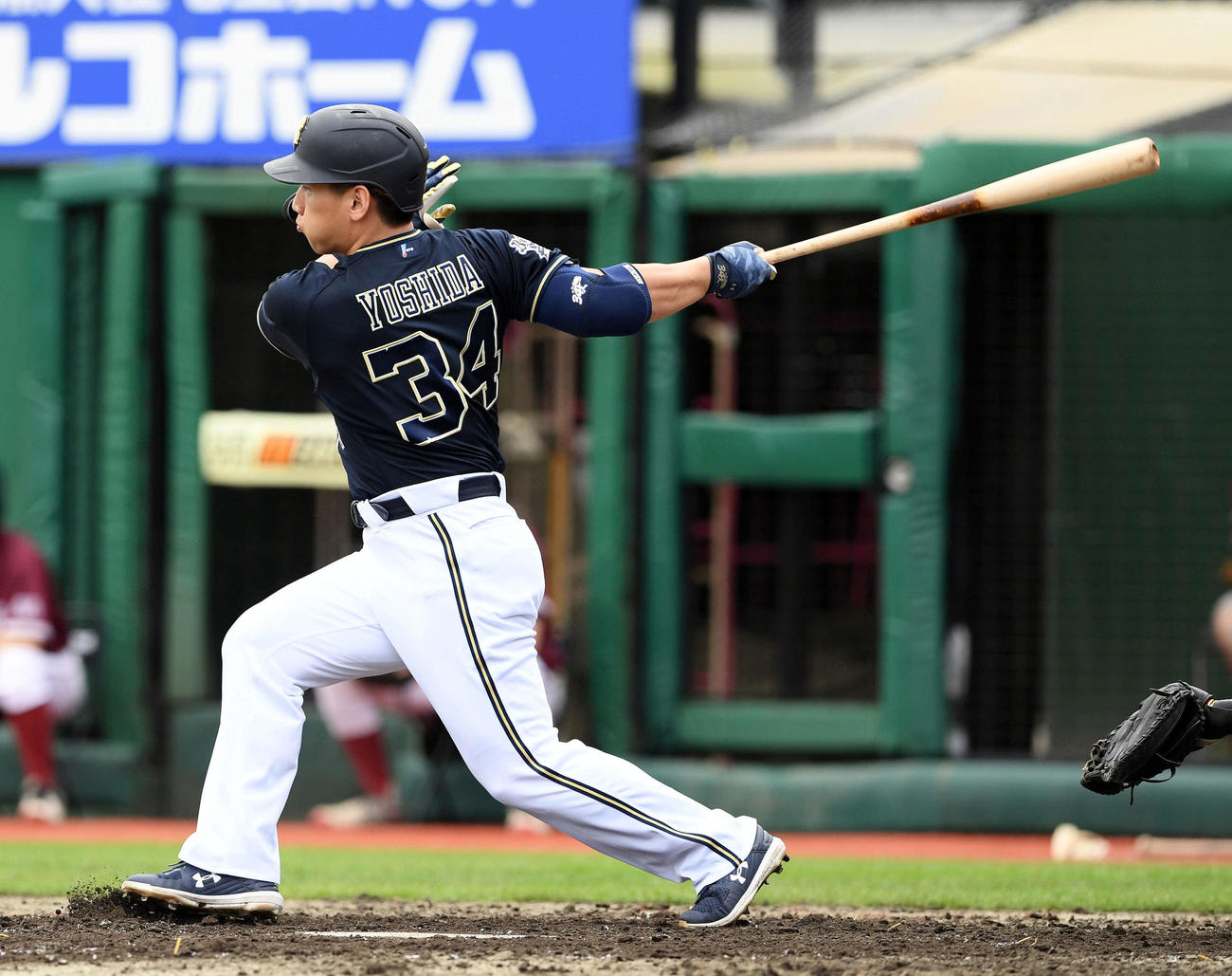 楽天対オリックス　3回表オリックス無死、吉田正は右前打を放ち、23試合連続安打を記録する（撮影・滝沢徹郎）