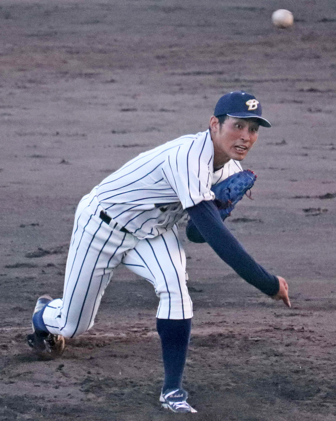 9回裏から1イニングを投げ1安打1三振、無失点と好救援の上武大・佐藤（撮影・保坂淑子）