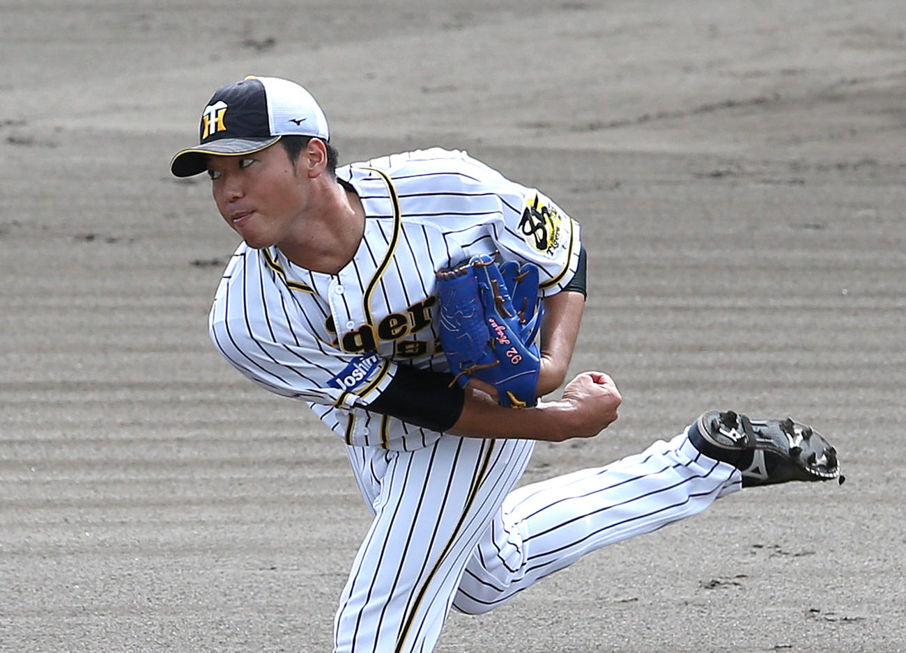 シート打撃に登板する伊藤和雄（撮影・白石智彦）