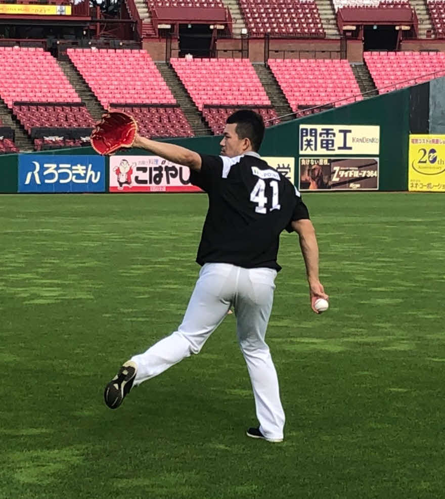 楽天生命パーク宮城で調整する千賀（球団提供）