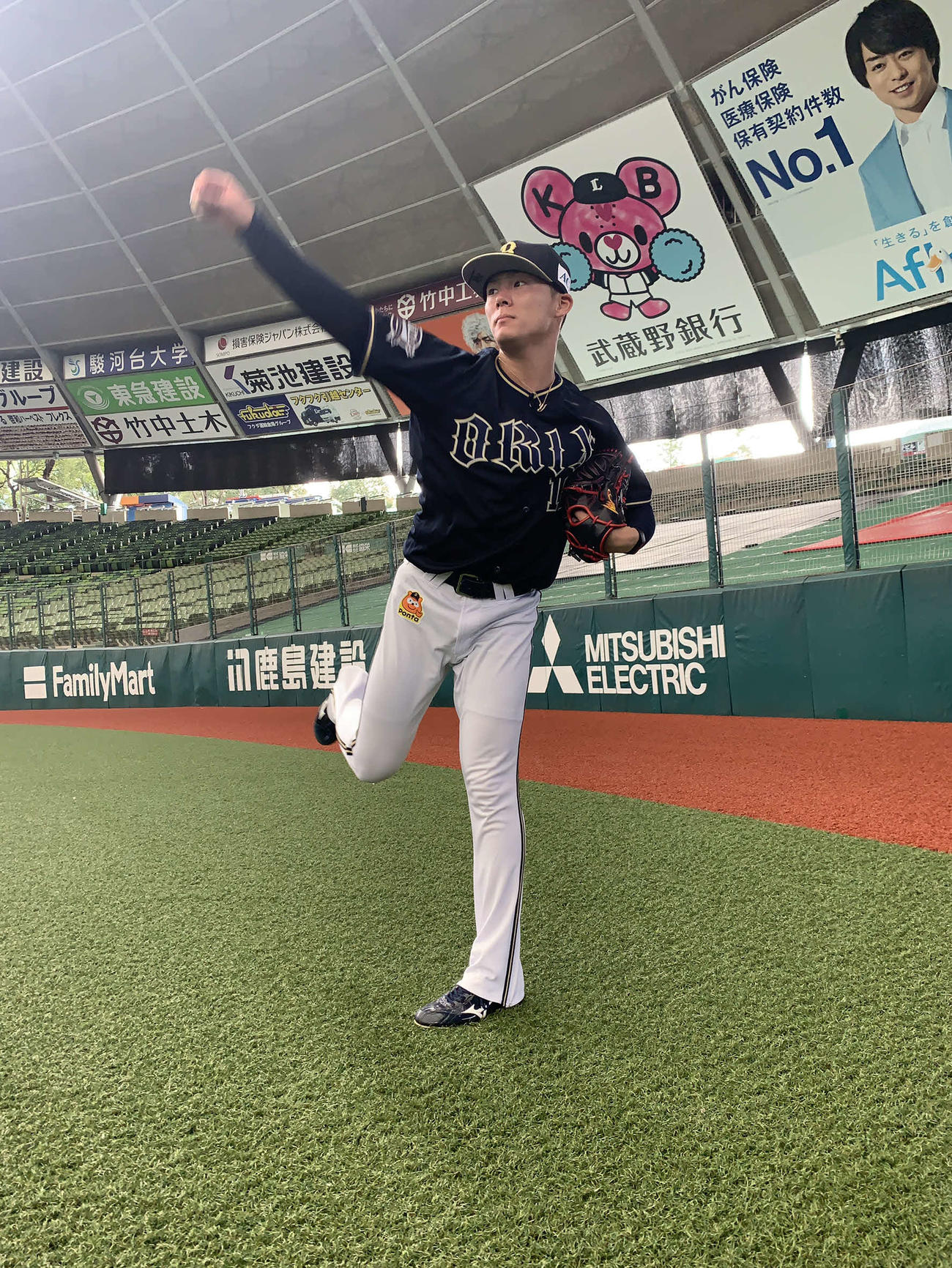 先発登板を翌日に控え、メットライフドームで練習に励むオリックス山本（球団提供）
