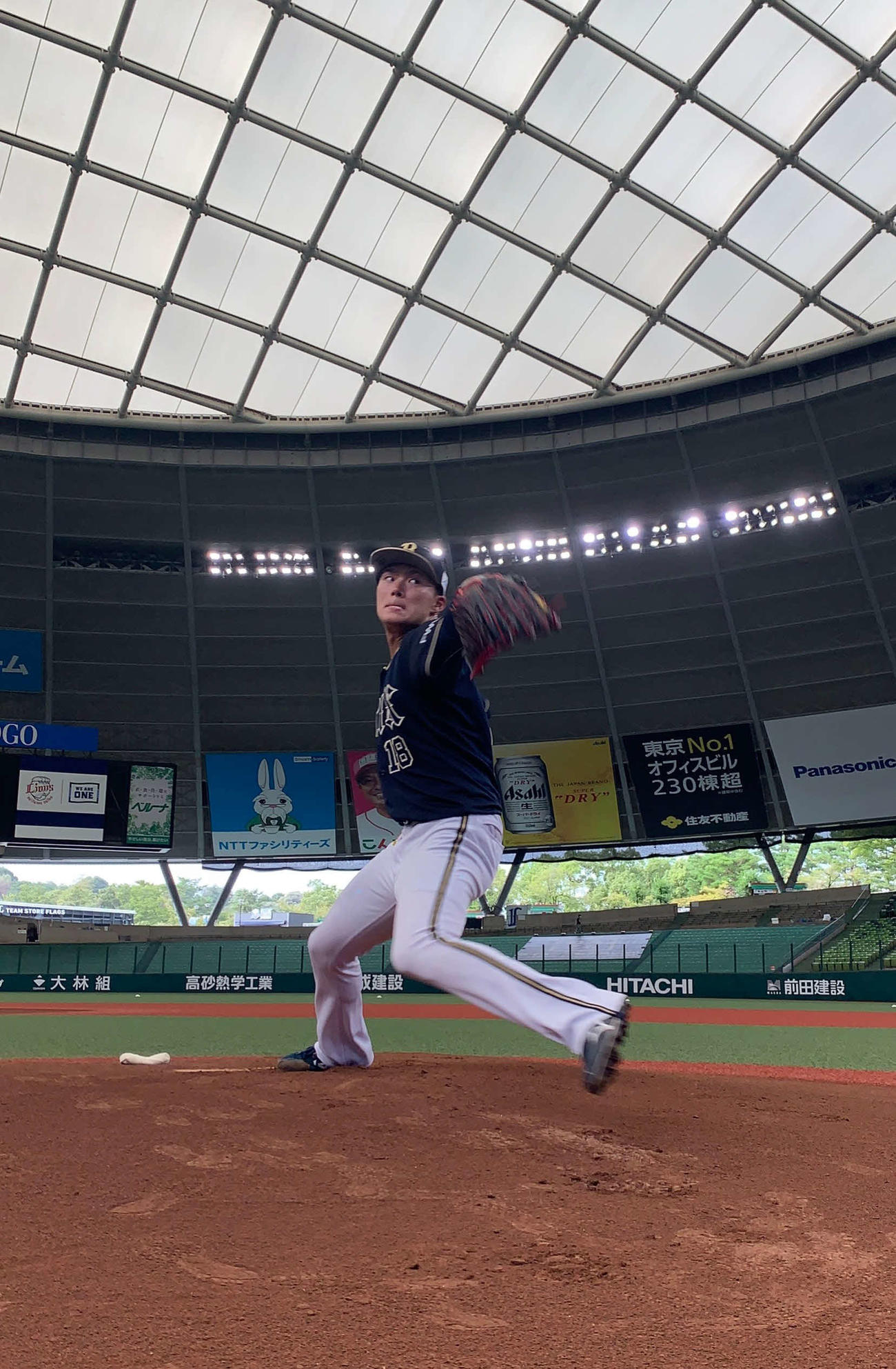先発登板を翌日に控え、メットライフドームで黙々と練習に励むオリックス山本由伸投手（球団提供）