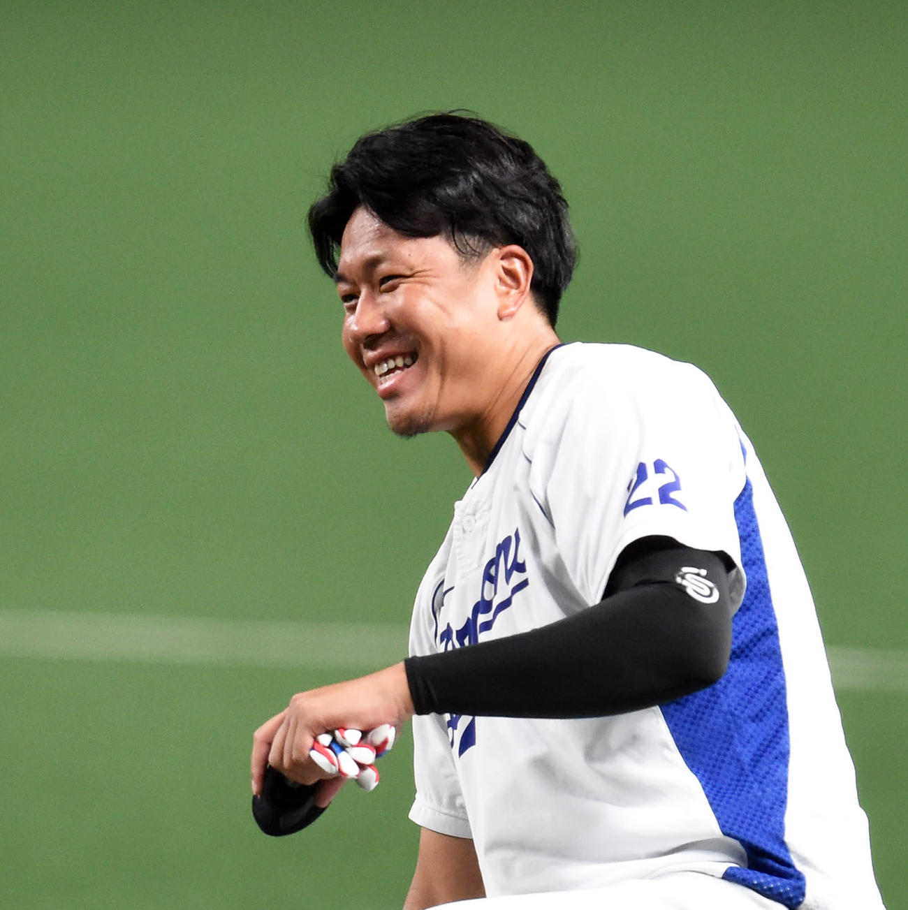 明るい表情を見せる大野雄大（撮影・森本幸一）