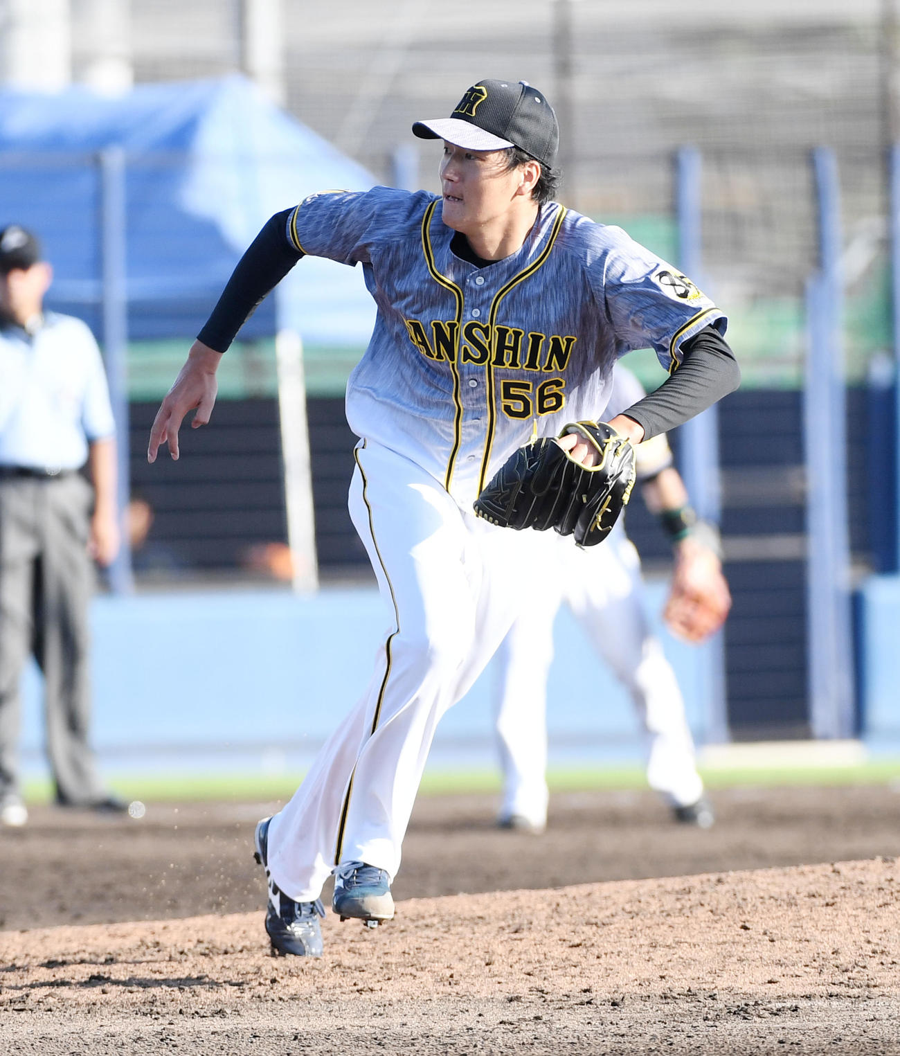 オリックス対阪神　10回に登板した阪神小林は1イニングを無失点に抑える（撮影・前岡正明）