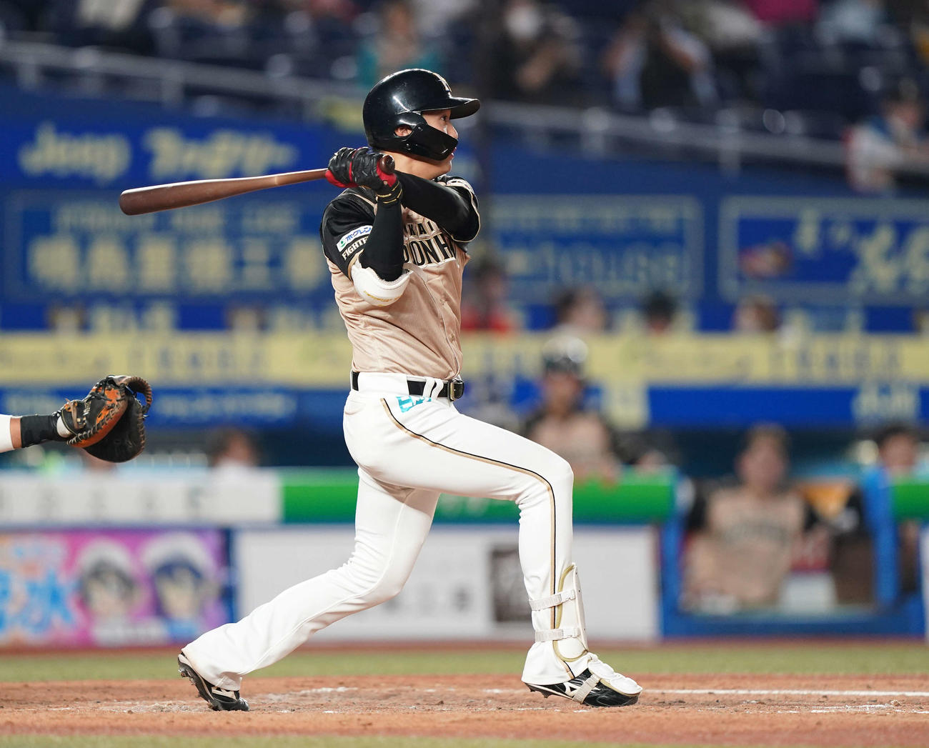ロッテ対日本ハム　3回表日本ハム1死二塁、右越え適時三塁打を放つ平沼（撮影・鈴木みどり）