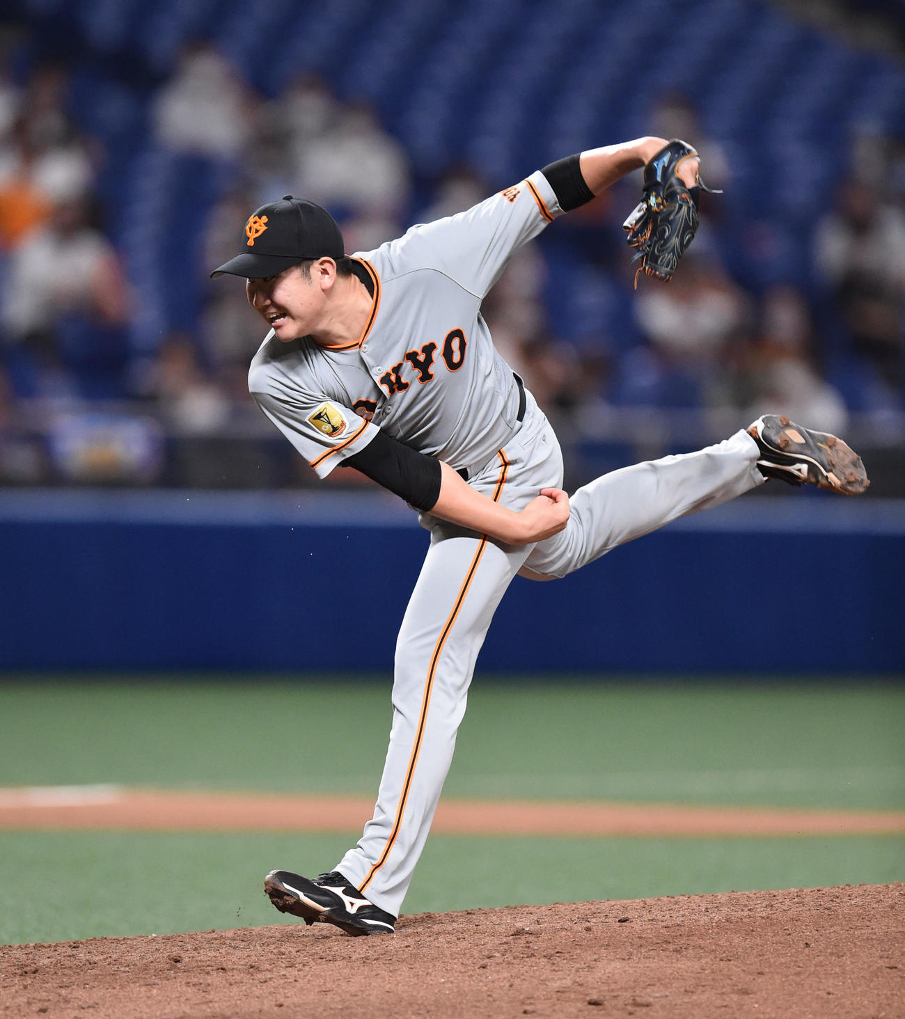 プロ野球中日対巨人　7回裏、力投する巨人先発の菅野智之（撮影・森本幸一）