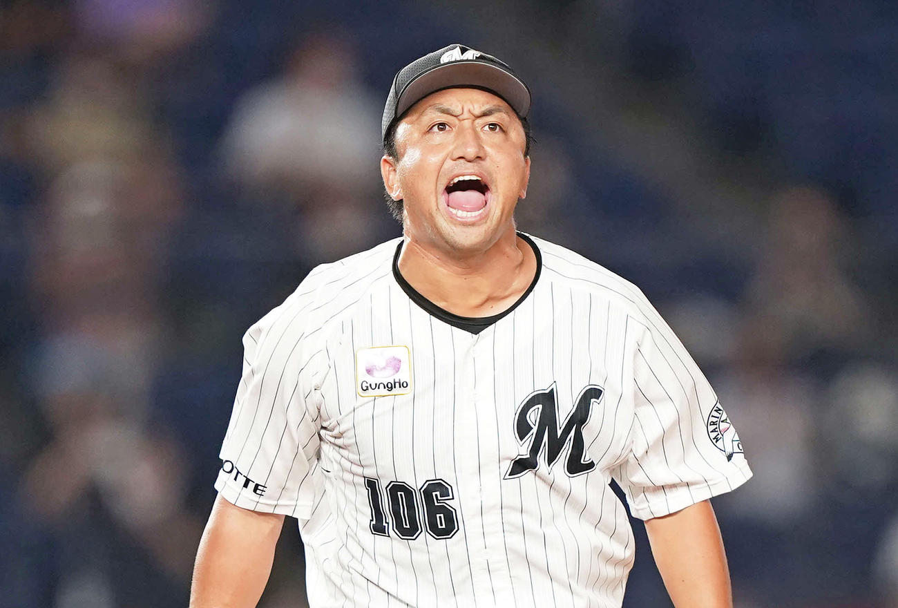 ロッテ対日本ハム　6回表を3者凡退に抑え、ほえるロッテ沢村（撮影・鈴木みどり）