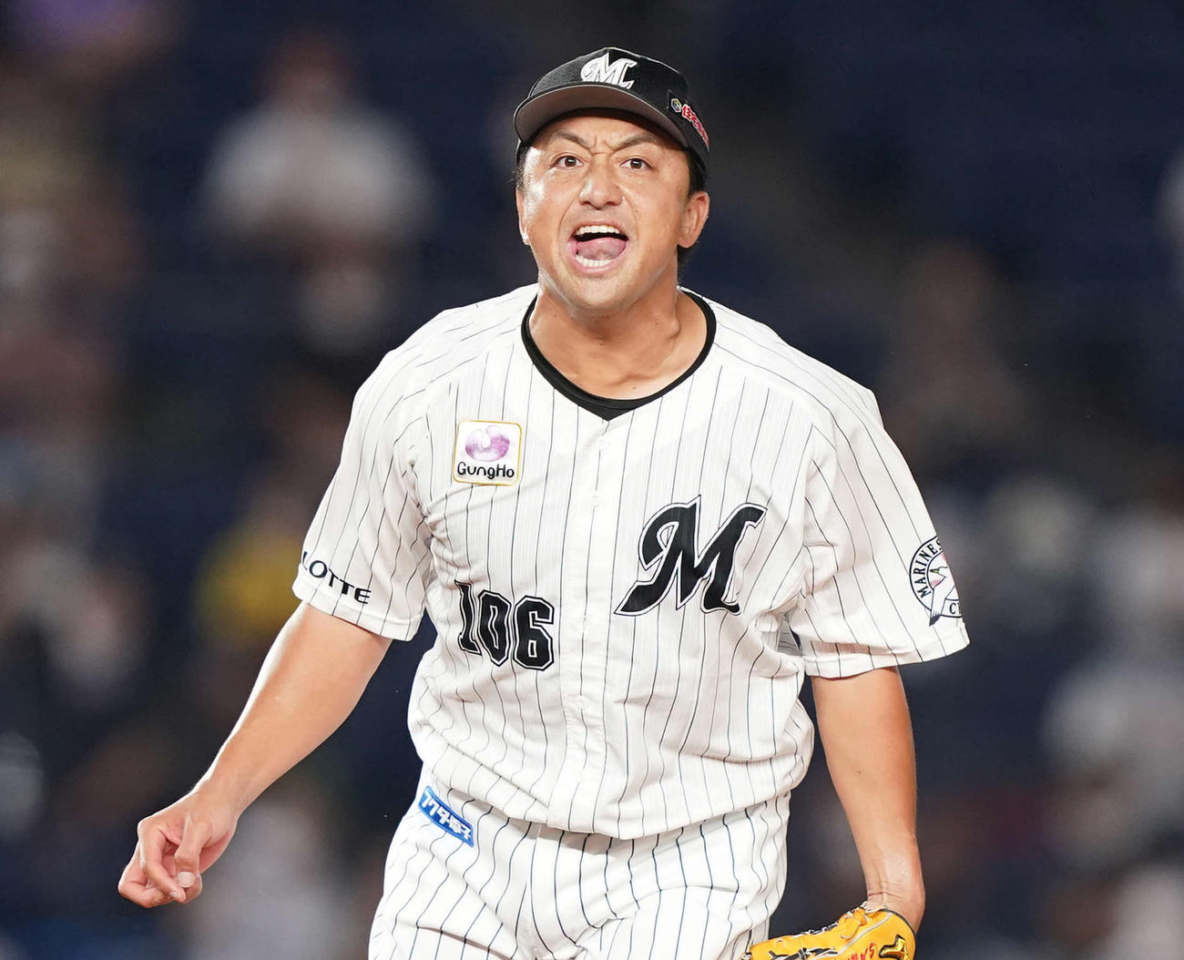 ロッテ対日本ハム　6回表を3者凡退に抑え、ほえるロッテ沢村（撮影・鈴木みどり）